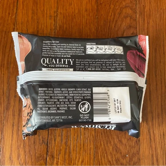Makeup Remover Cleansing Towelettes - Picture 3 of 5